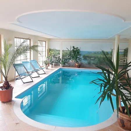 Ein Bett Im Kornfeld - Haus Fernweh - Innenpool Apartment Schonfeld (Mecklenburgische Seenplatte)