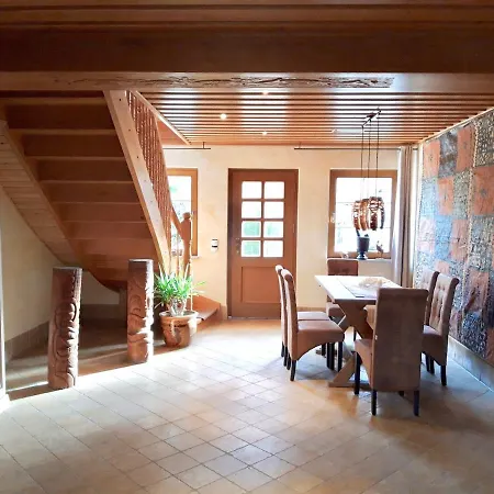 Ein Bett Im Kornfeld - Haus Fernweh - Innenpool Apartment Schonfeld (Mecklenburgische Seenplatte)